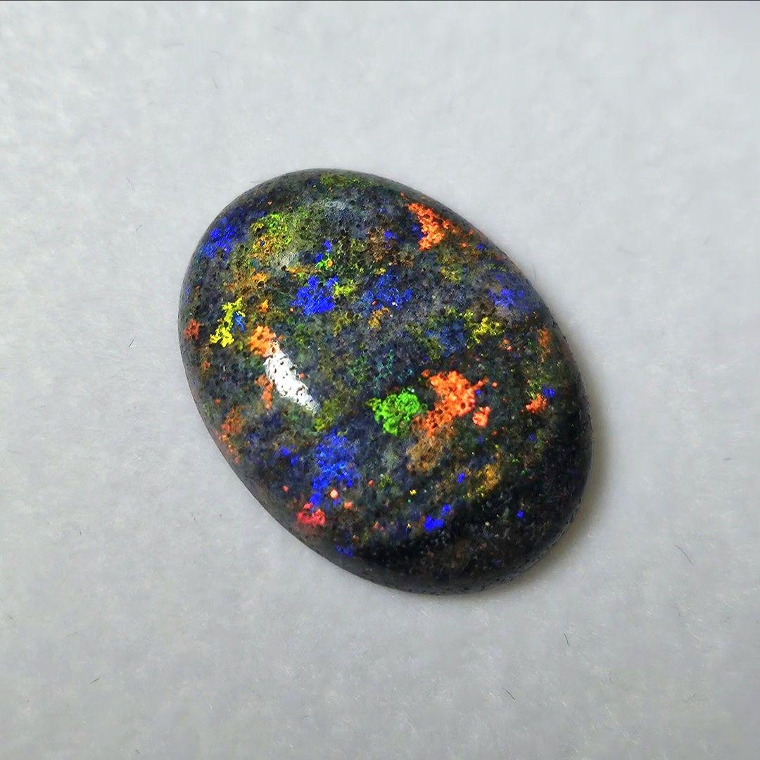 大粒　オーストラリア　アンダムーカ産　ブラックオパール　天然オパール