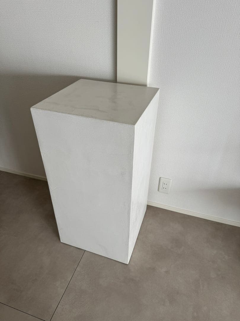 MOKUCONCRETE ディスプレイスタンド