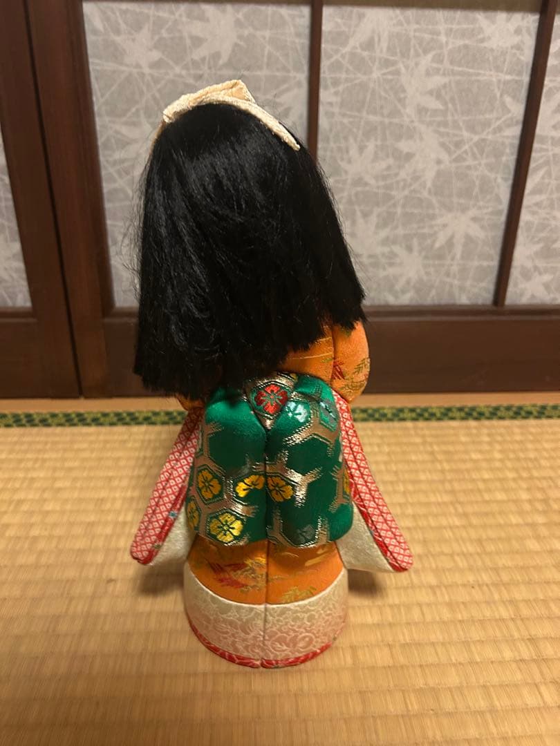 伝統的な日本の人形 いわく　持ちたくない