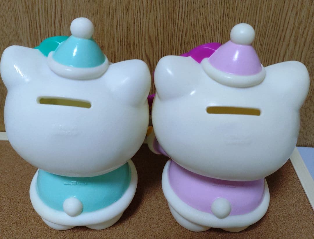 【平成レトロ】ハローキティ 雪だるま　貯金箱　ピンク　ライトグリーン　2点セット