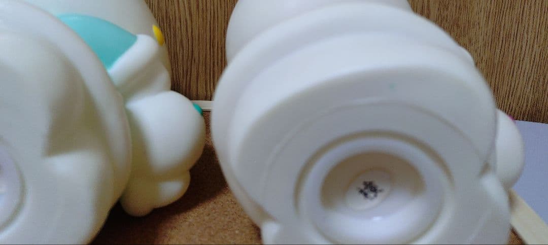 【平成レトロ】ハローキティ 雪だるま　貯金箱　ピンク　ライトグリーン　2点セット