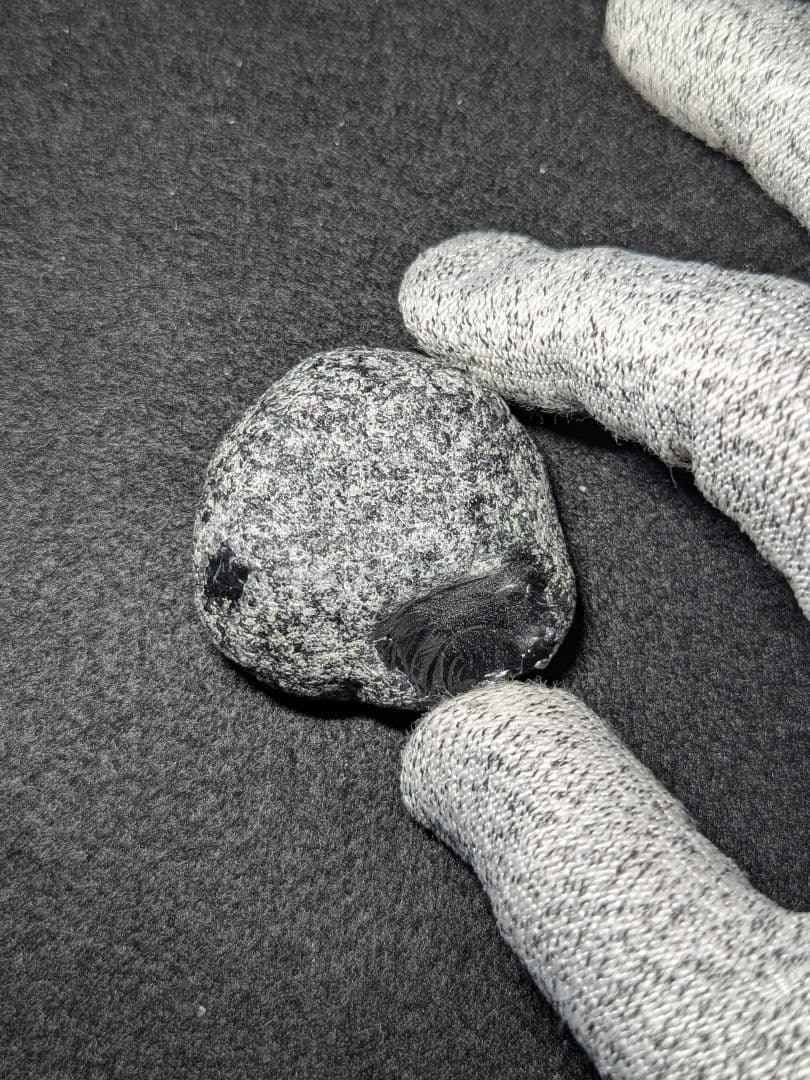 【研磨品】十勝石玲瓏　北海道産レインボーオブシディアン　十勝石　玲瓏石　黒曜石