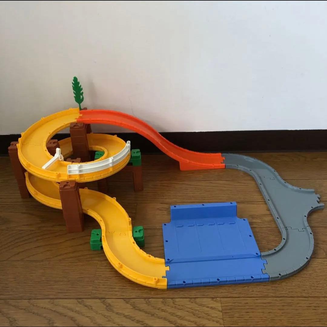 トミカ　システム　スリリングマウンテン　道路セット