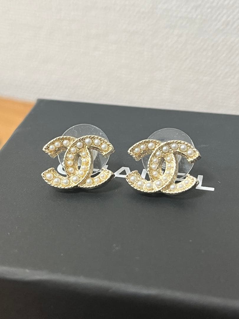 【CHANEL】　CCココマーク ラインストーン ピアス