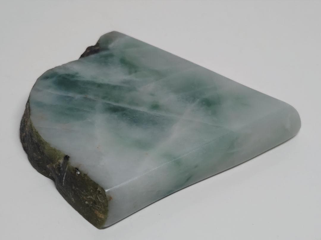 高透過・緑 104g 翡翠 ヒスイ 鑑賞石 原石 自然石 誕生石 鉱物 鉱石