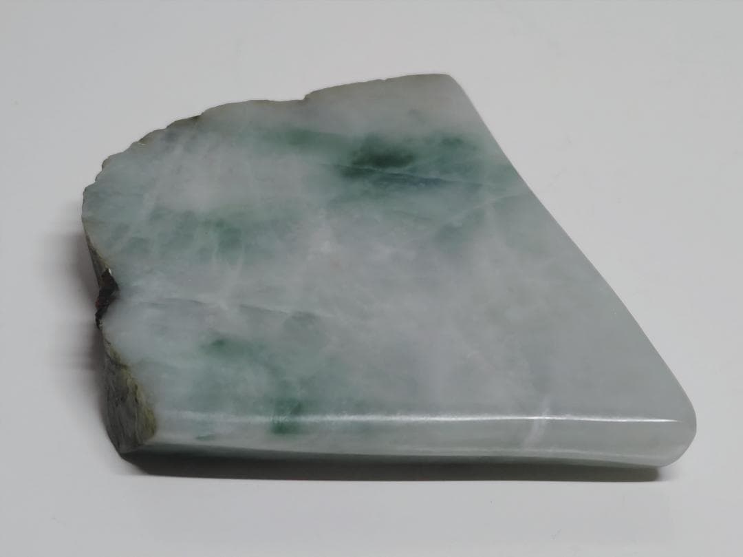 高透過・緑 104g 翡翠 ヒスイ 鑑賞石 原石 自然石 誕生石 鉱物 鉱石