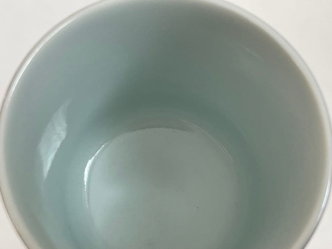 陶芸家　人間国宝　十三代　今泉今右衛門　色絵　薄墨　草花文ぐい呑　酒器　盃　共箱