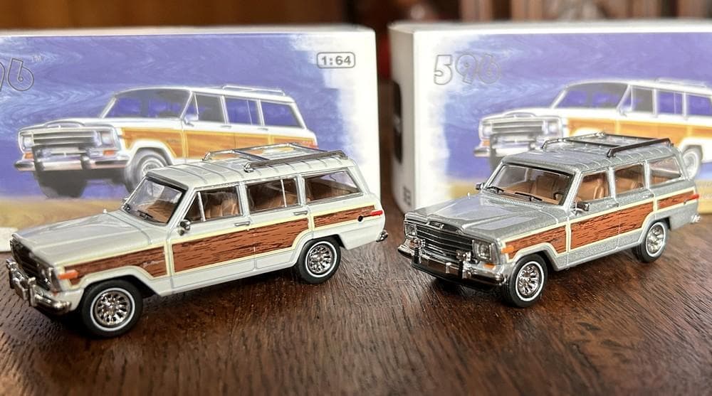 ★Jeep Grand Wagoneer/グランドワゴニア ミニカー 白・銀2台