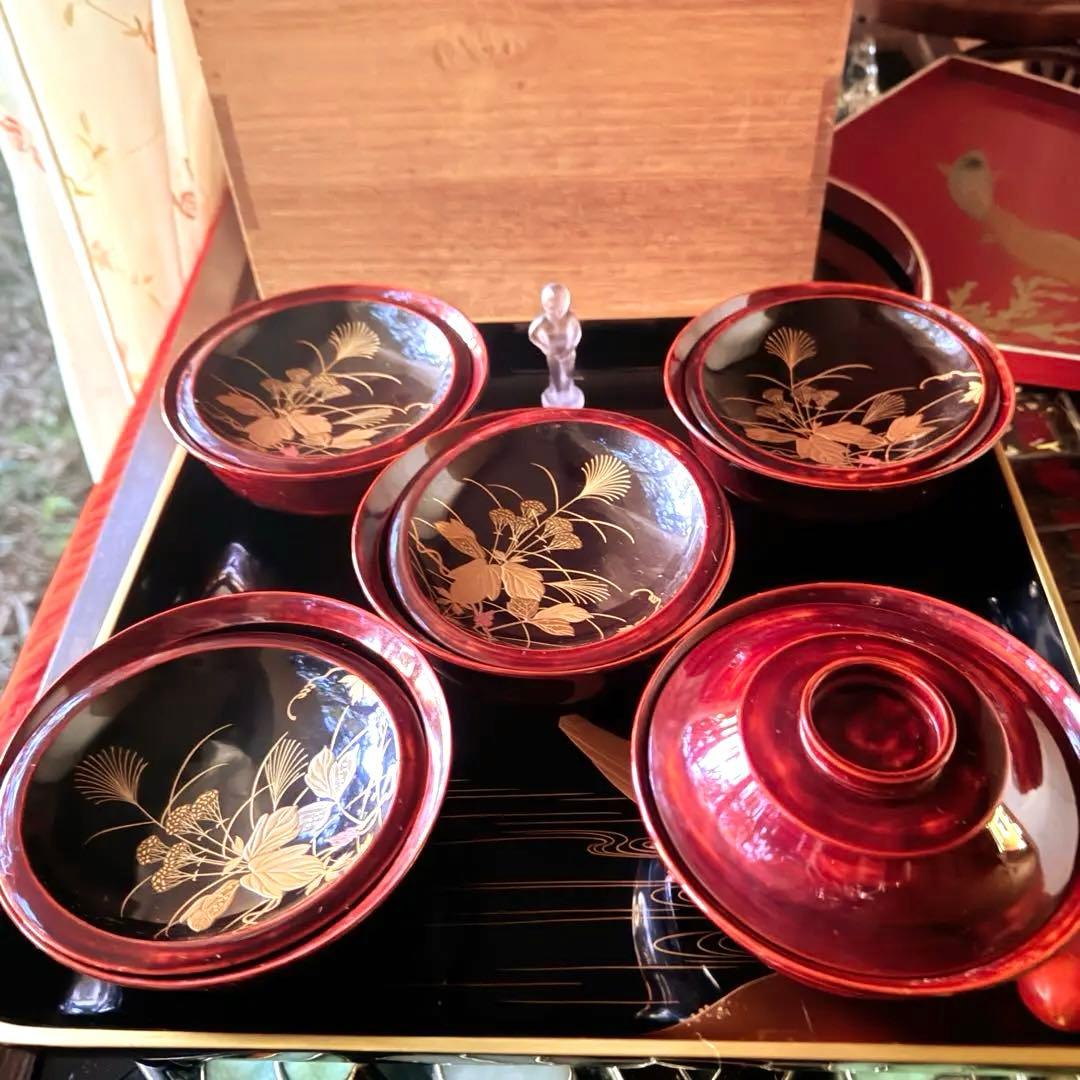 2224様感謝‼️感謝価格‼️超絶JAPAN蒔絵あけぼの❌黒 秋草蒔絵　茶懐石椀5客