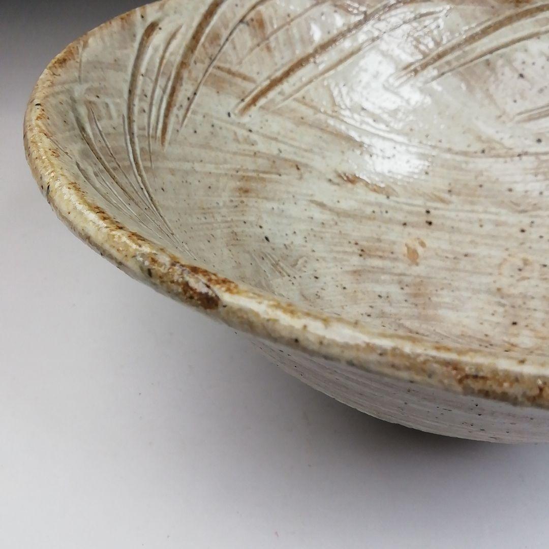 Ｗ５５　茶碗　『彫三島　刷毛目茶碗』『尾田一念 作』　共箱　抹茶碗　茶道具