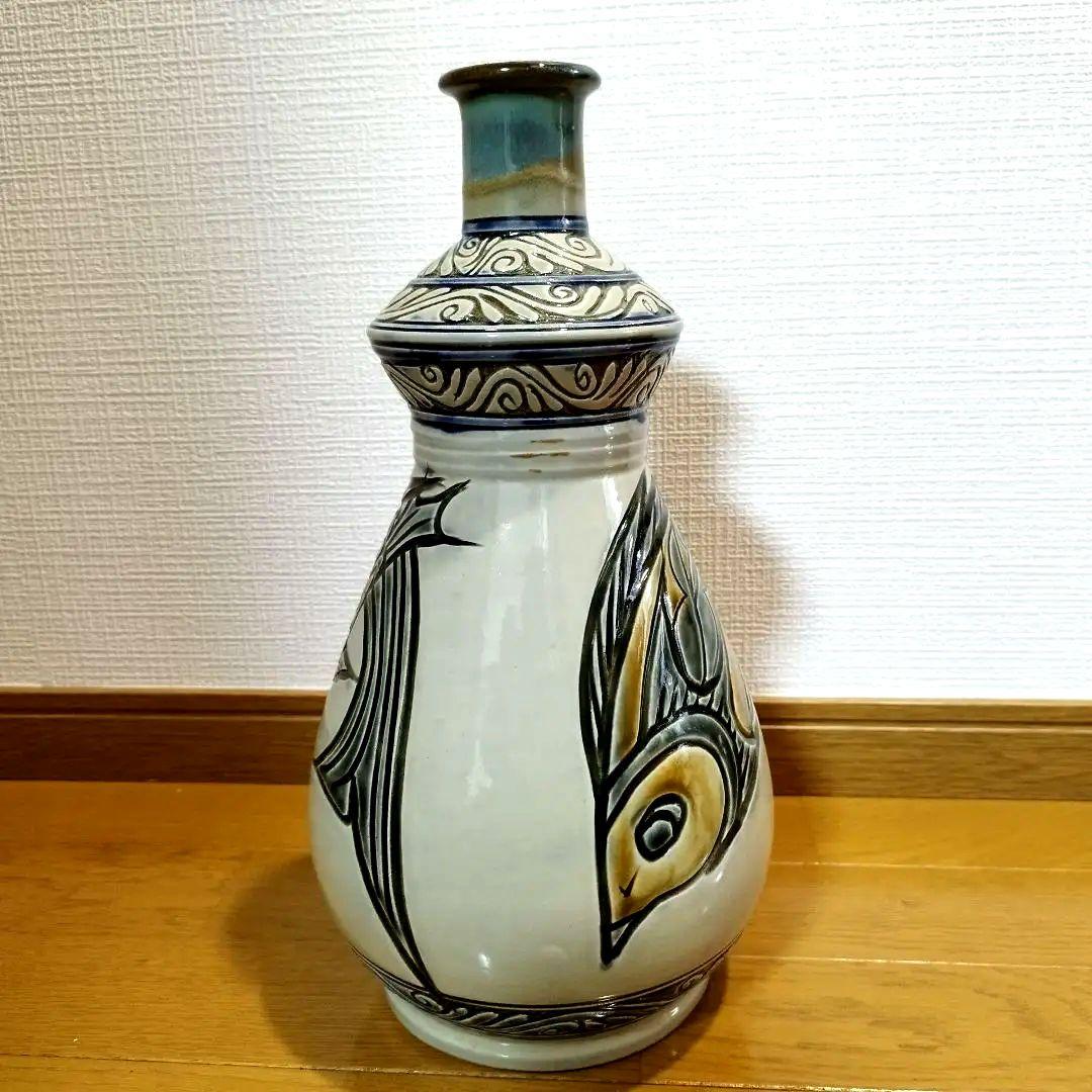 沖縄の女性作家　宮城須美子さんの大きな飾り壷　魚紋　30センチ超え！　在銘あり