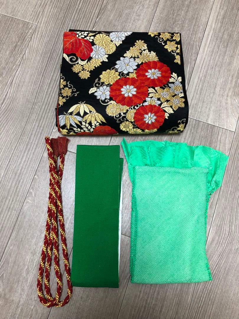 振袖 総絞り　着物　帯　セット　モノトーン　絞り　花柄　高級　成人式