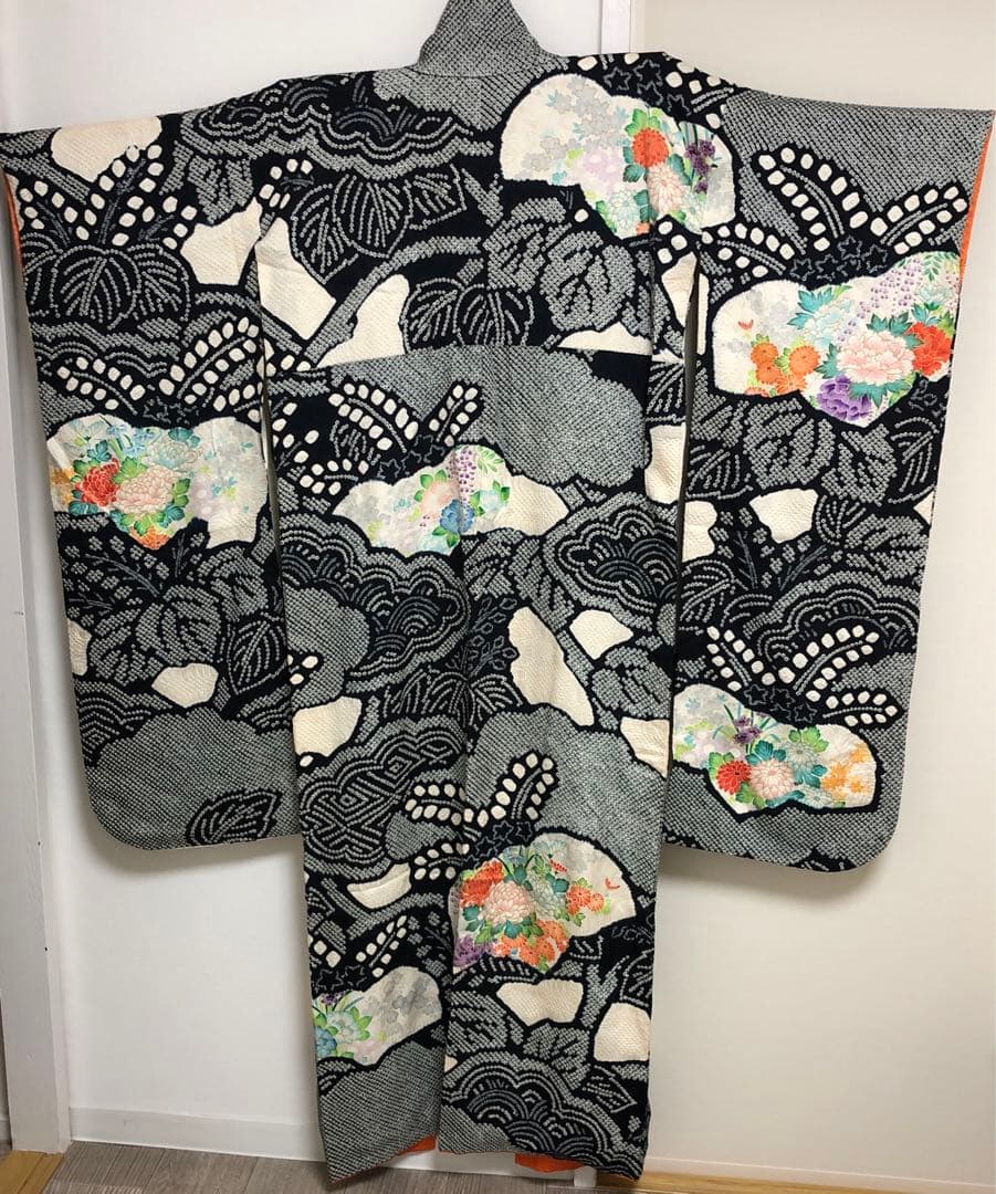 振袖 総絞り　着物　帯　セット　モノトーン　絞り　花柄　高級　成人式