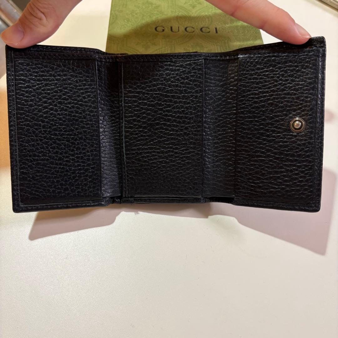 GUCCI ブラックレザー 三つ折り財布　オールブラック