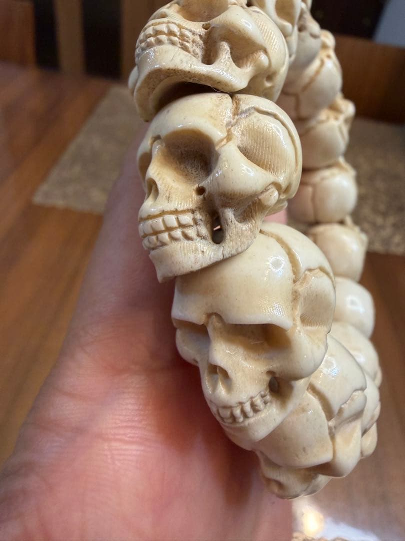 V-1077高品質　天然鹿の角　根付　手彫り　髑髏　ドクロ　ブレスレット　魔除け