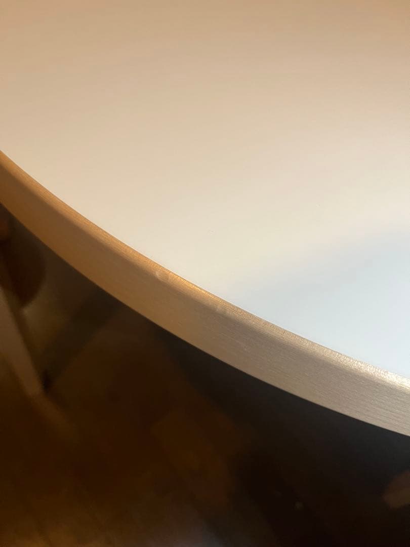 artek テーブル 90B（d. 75）ホワイト ラミネート