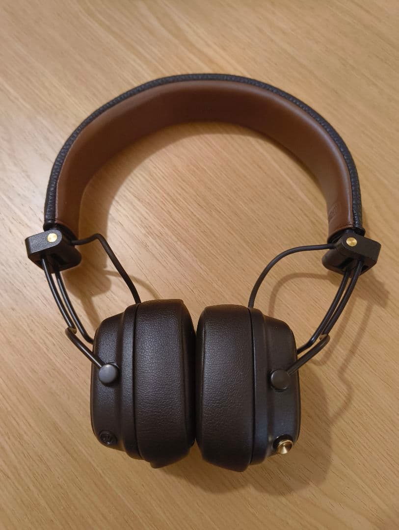 Marshall Major V ワイヤレスヘッドホン　ブラウン