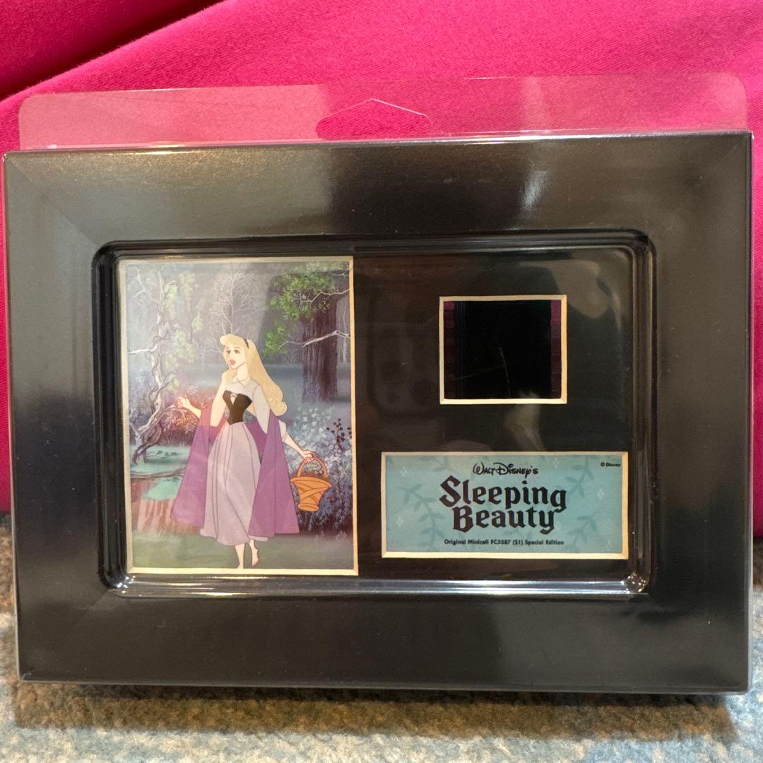 【限定2,500枚】ディズニー 映画フィルム・セル 眠れる森の美女　ミニセル