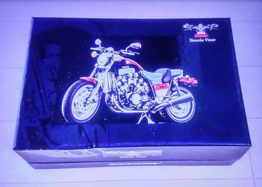 ミニチャンプス 1/12 ヤマハ V-Max