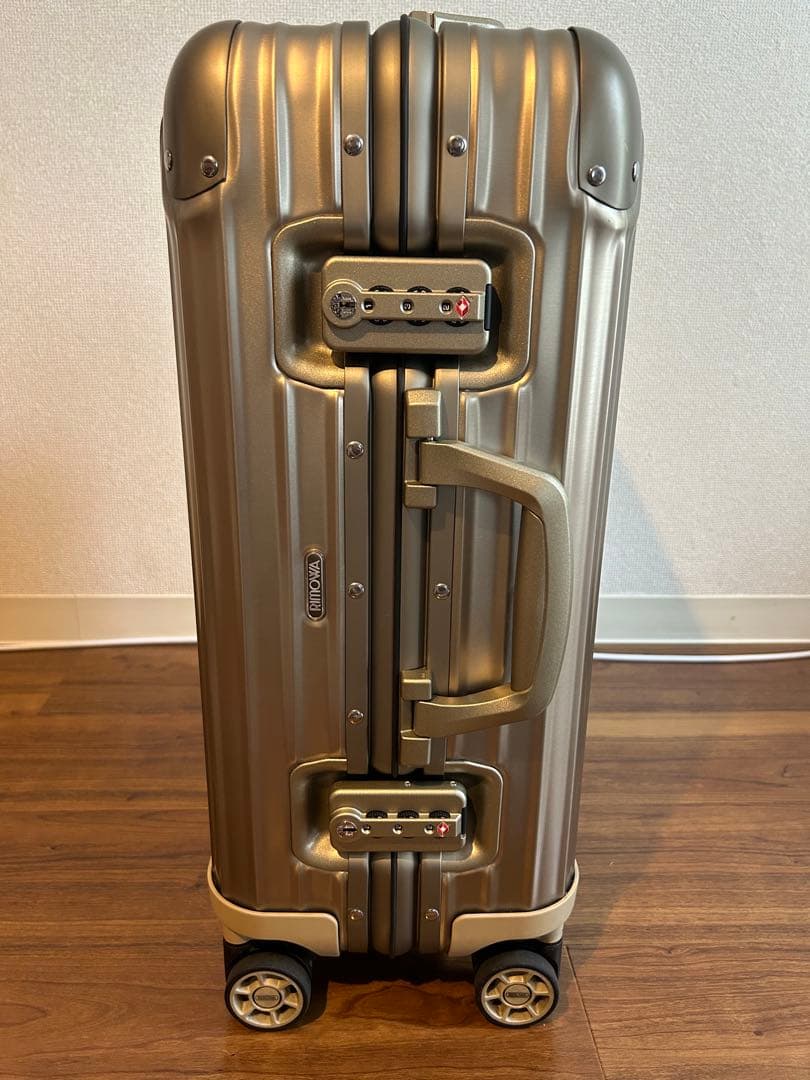 【美品】チタニウム　トパーズ　リモワ　スーツケース