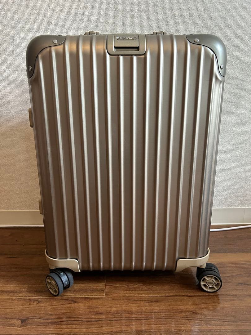 【美品】チタニウム　トパーズ　リモワ　スーツケース