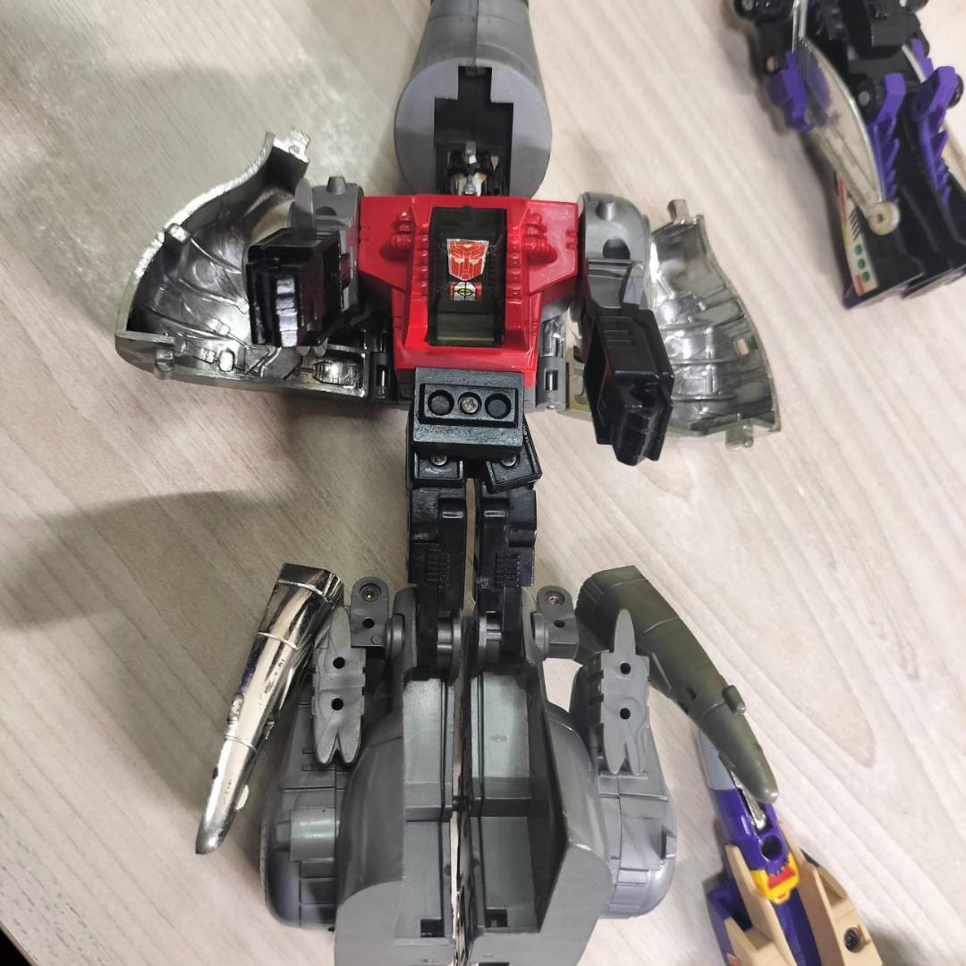 ハズブロ／タカラ　トランスフォーマーアクションフィギュア　８０年代４体