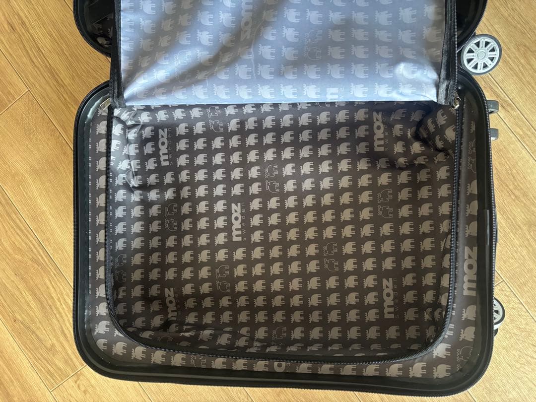 MOZキャリーケース　シルバー