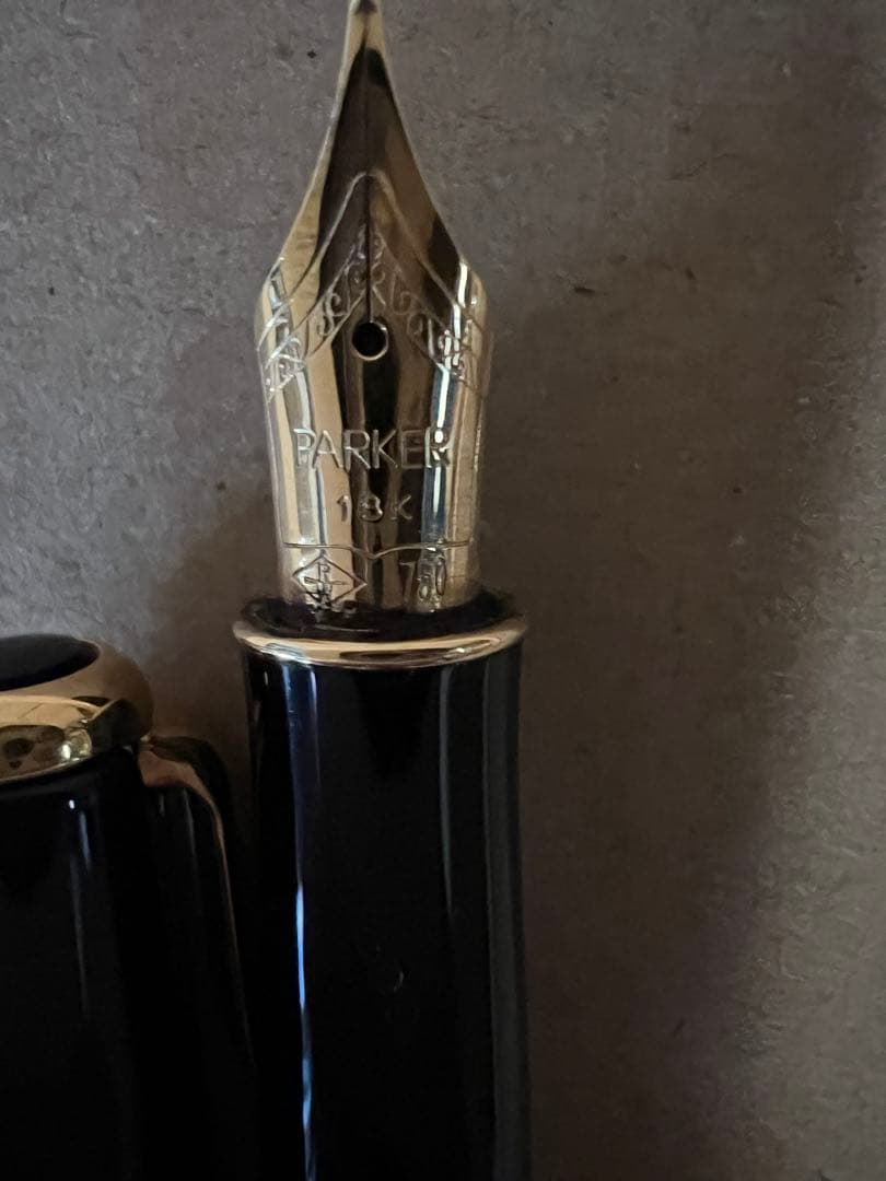 Parker 万年筆 黒色 ゴールド装飾