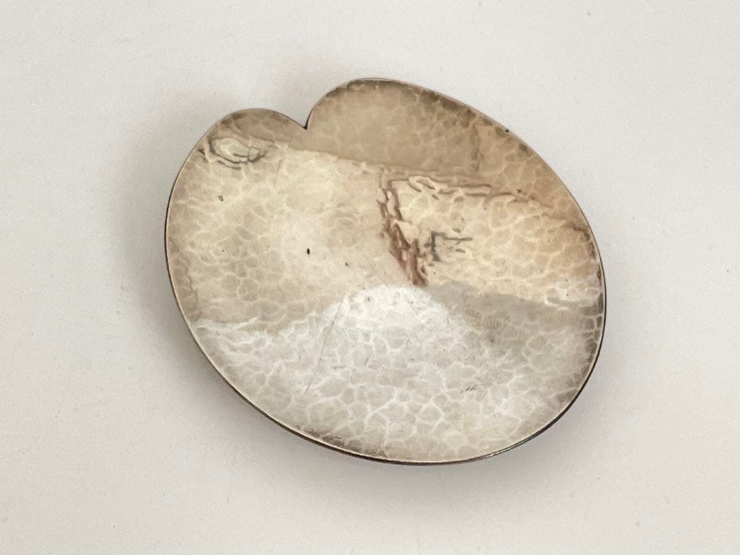 金工家　井尾健二　銀製打造変わり皿　変形皿　小皿　トレー　アクセサリートレイ