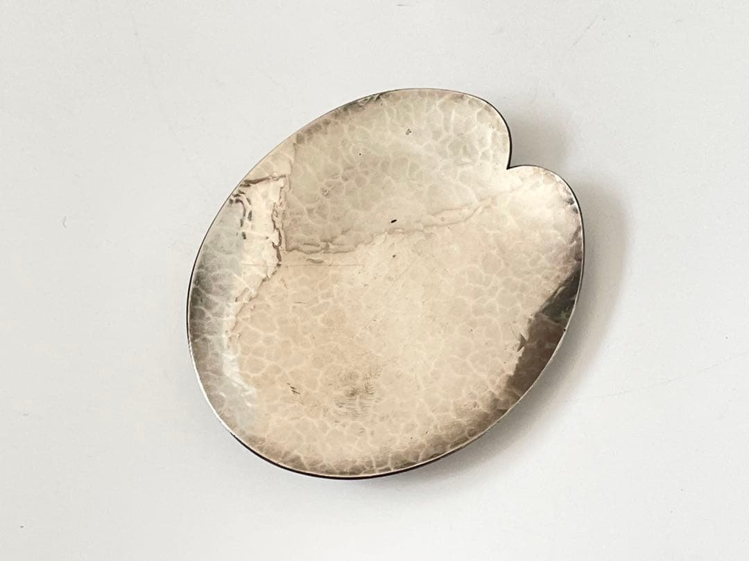 金工家　井尾健二　銀製打造変わり皿　変形皿　小皿　トレー　アクセサリートレイ