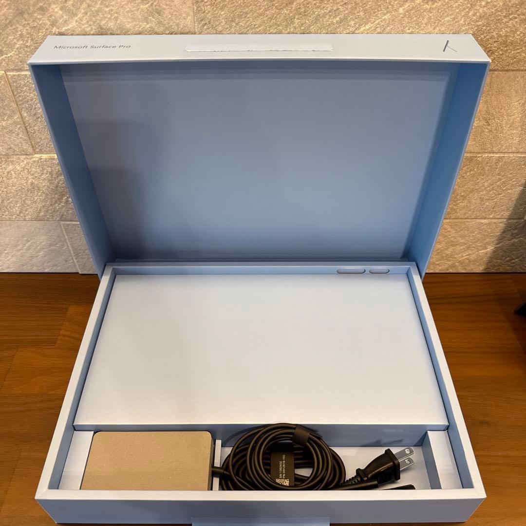 【今週まで出品】Surface Pro 第11世代 有機EL