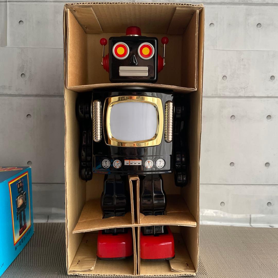 新品保管品・美品です。メタルハウステレビロボット日本製　箱付きお買い得です。