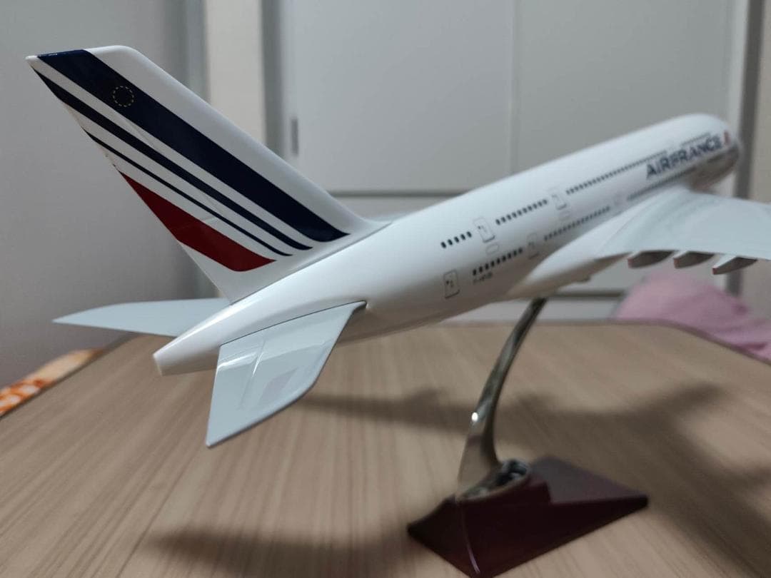 中古品　飛行機模型　エールフランス　エアバス A380　スタンド付き※箱汚れあり