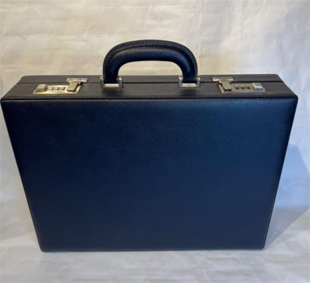 アタッシュケース　レザー