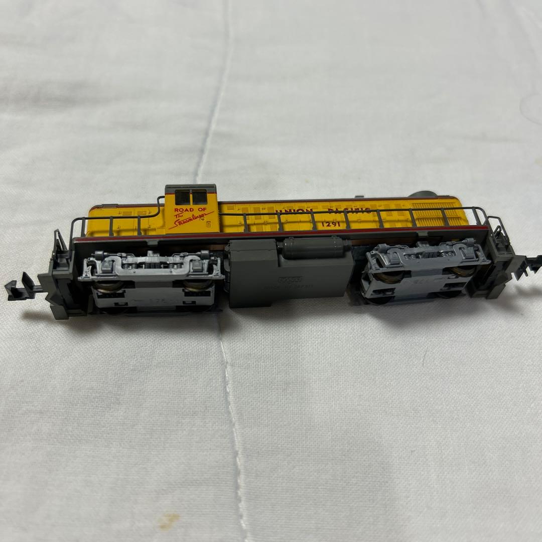 Nゲージ 外国車両鉄道模型 機関車と貨車セット