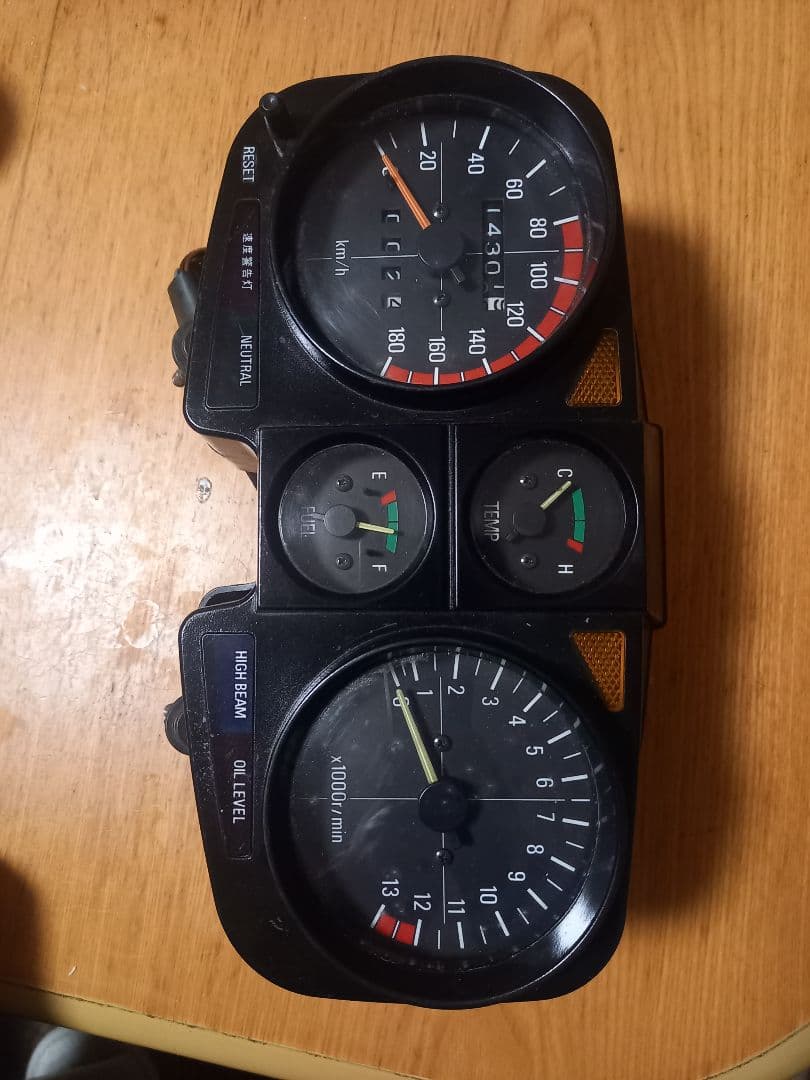 バイクメーター スピード・タコ・燃料・温度計　XJ400ZS　33M