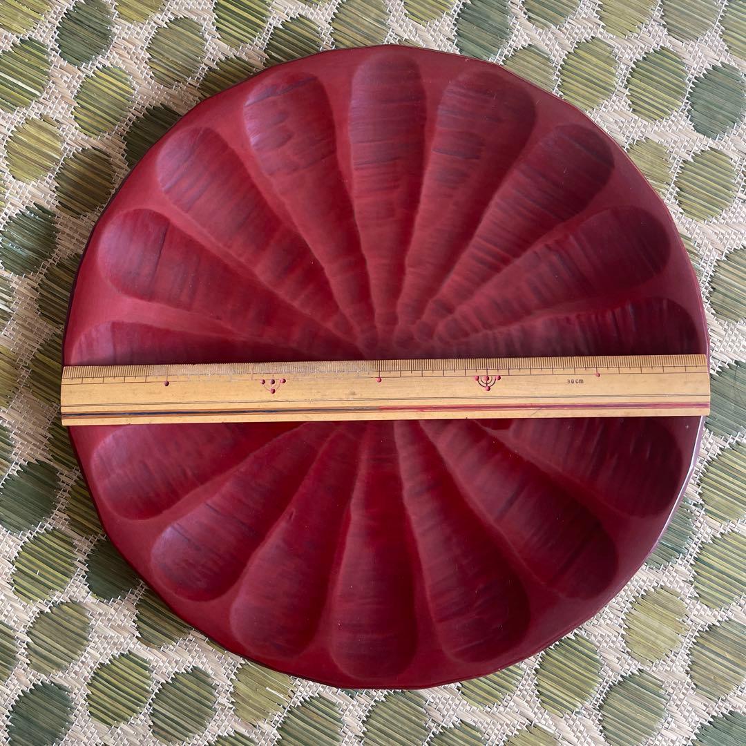 【鎌倉彫☆博古堂】赤い花弁模様の漆器盆 約30センチ