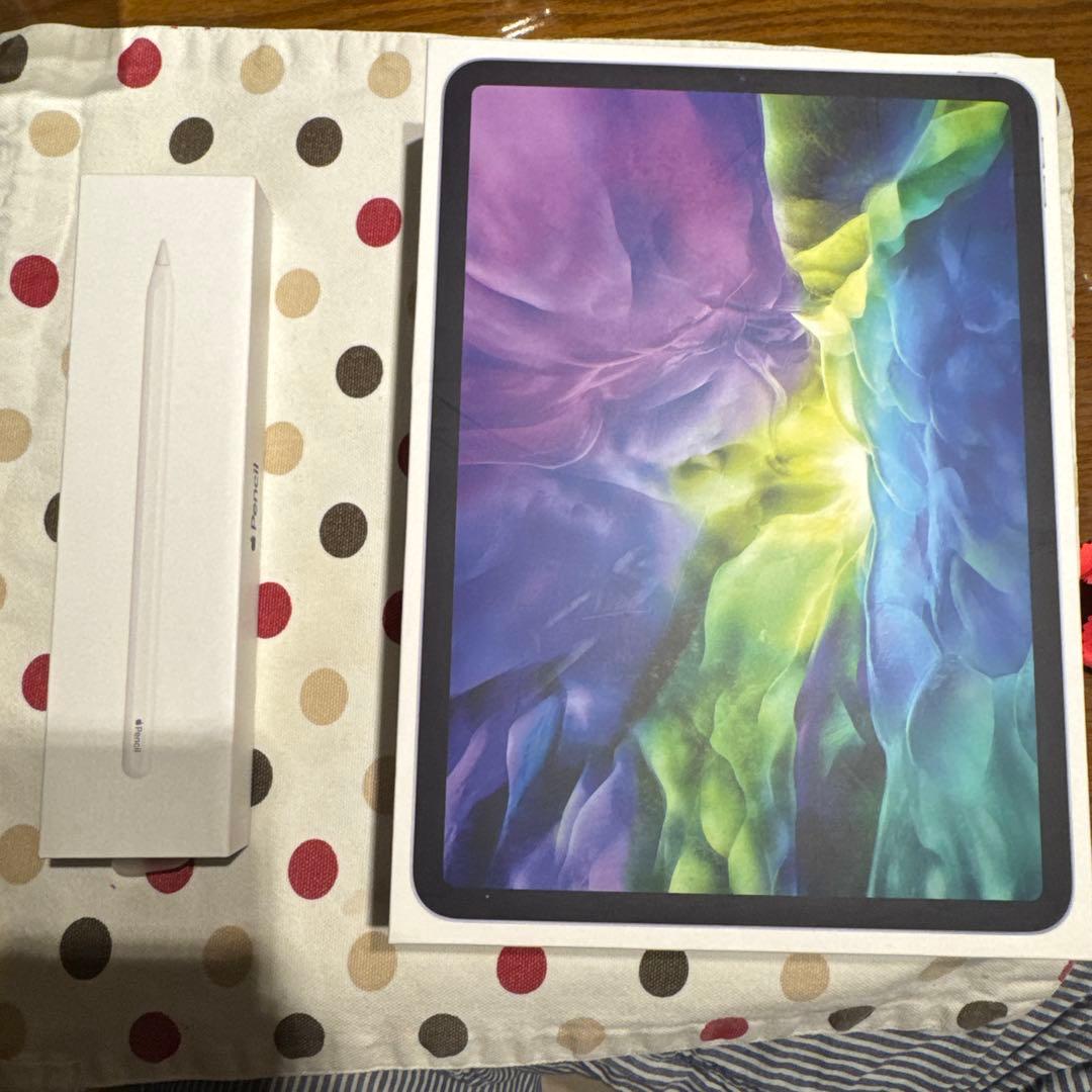 iPadPro第二世代256GB MXE52J/A とApple Pencil
