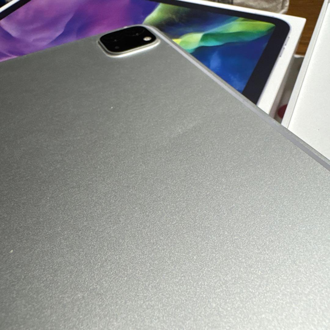 iPadPro第二世代256GB MXE52J/A とApple Pencil