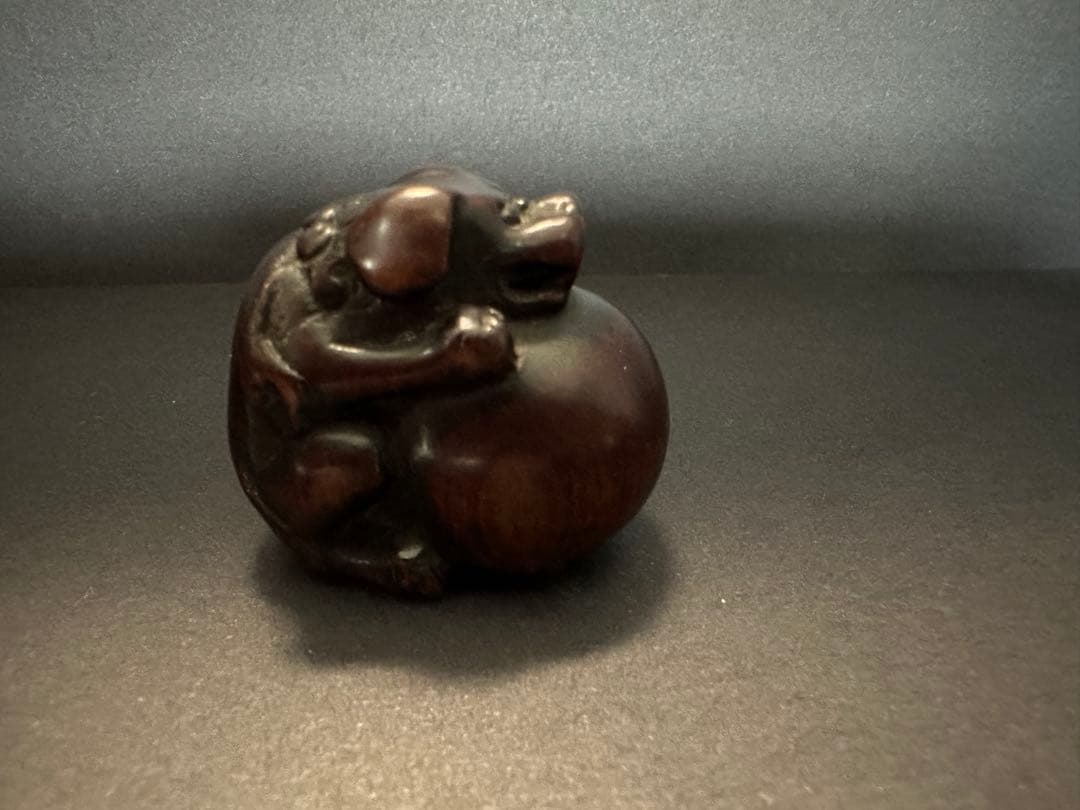 【根付(netsuke)】犬の根付　木製　江戸時代