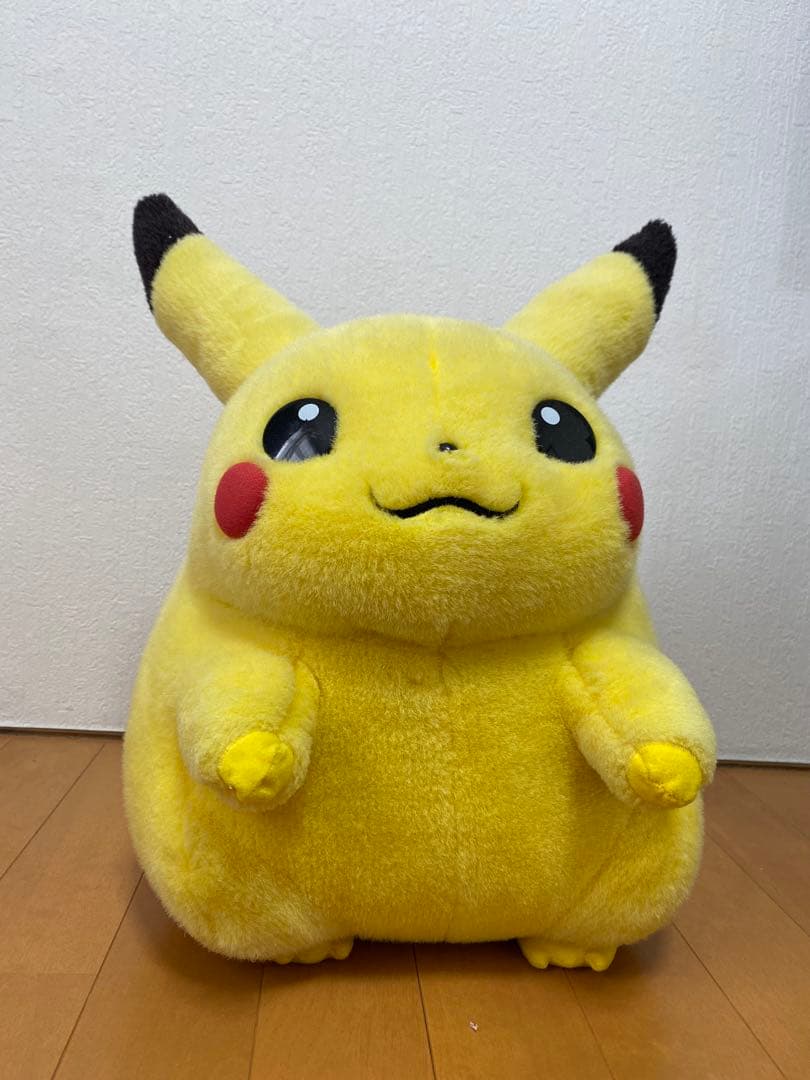 初期ピカチュウ ぬいぐるみ 赤色TOMY