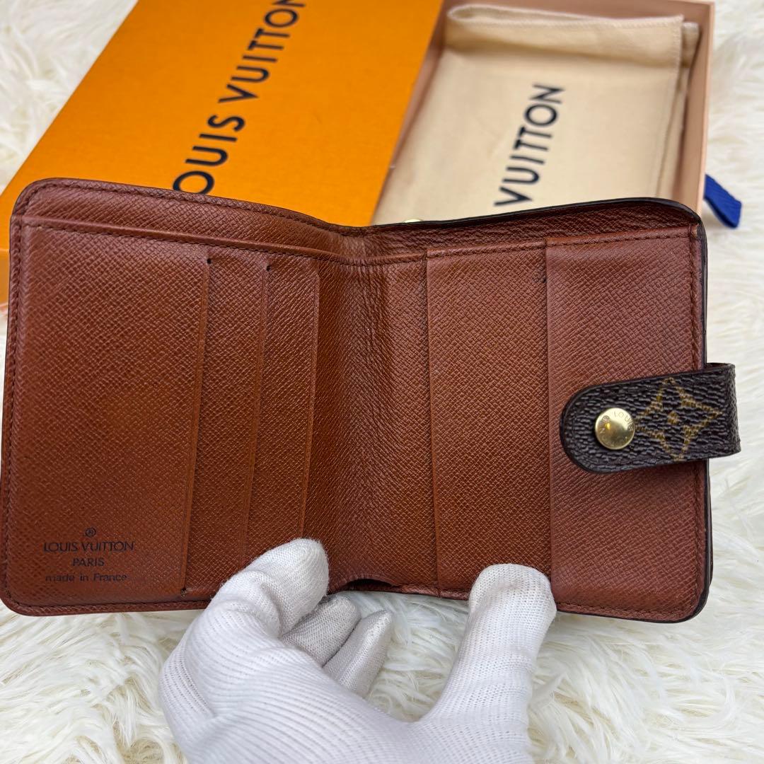 ルイ ヴィトン モノグラム コンパクトジップ ラウンドジップ ブラウン