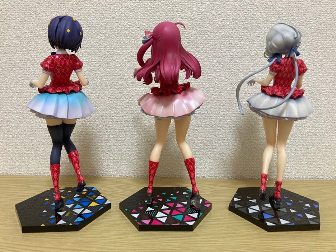 ゾンビランドサガ フィギュア3体& 深川可純氏の直筆サイン入り色紙