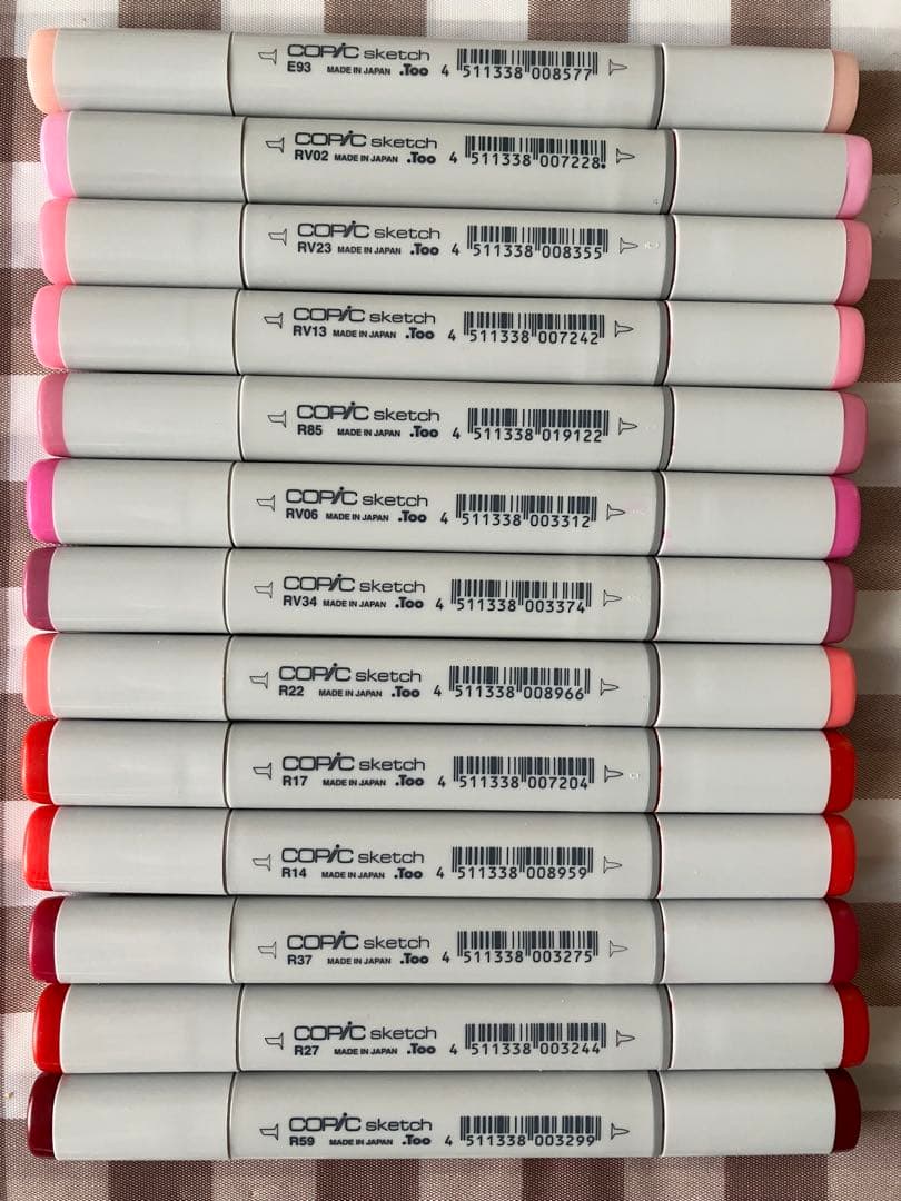 コピックスケッチ65本、チャオ18本、ライナー11本、スケッチブック6冊