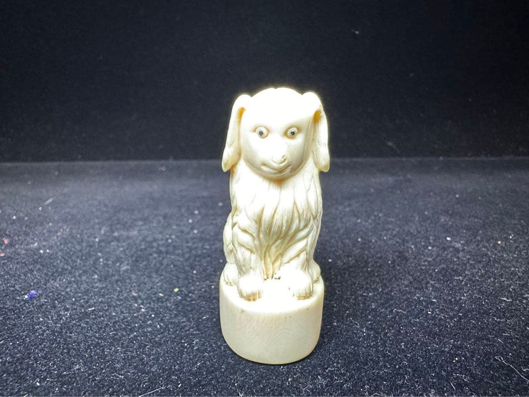 極上　置物　根付　天然素材　彫刻 細密細工　骨董　アンティーク