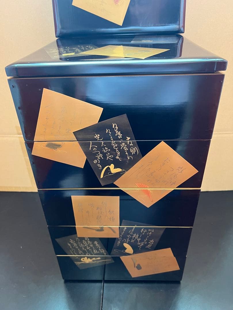 787  輪島塗り　黒漆塗り沈金重箱　金蒔絵百人一首模様　5重　高級
