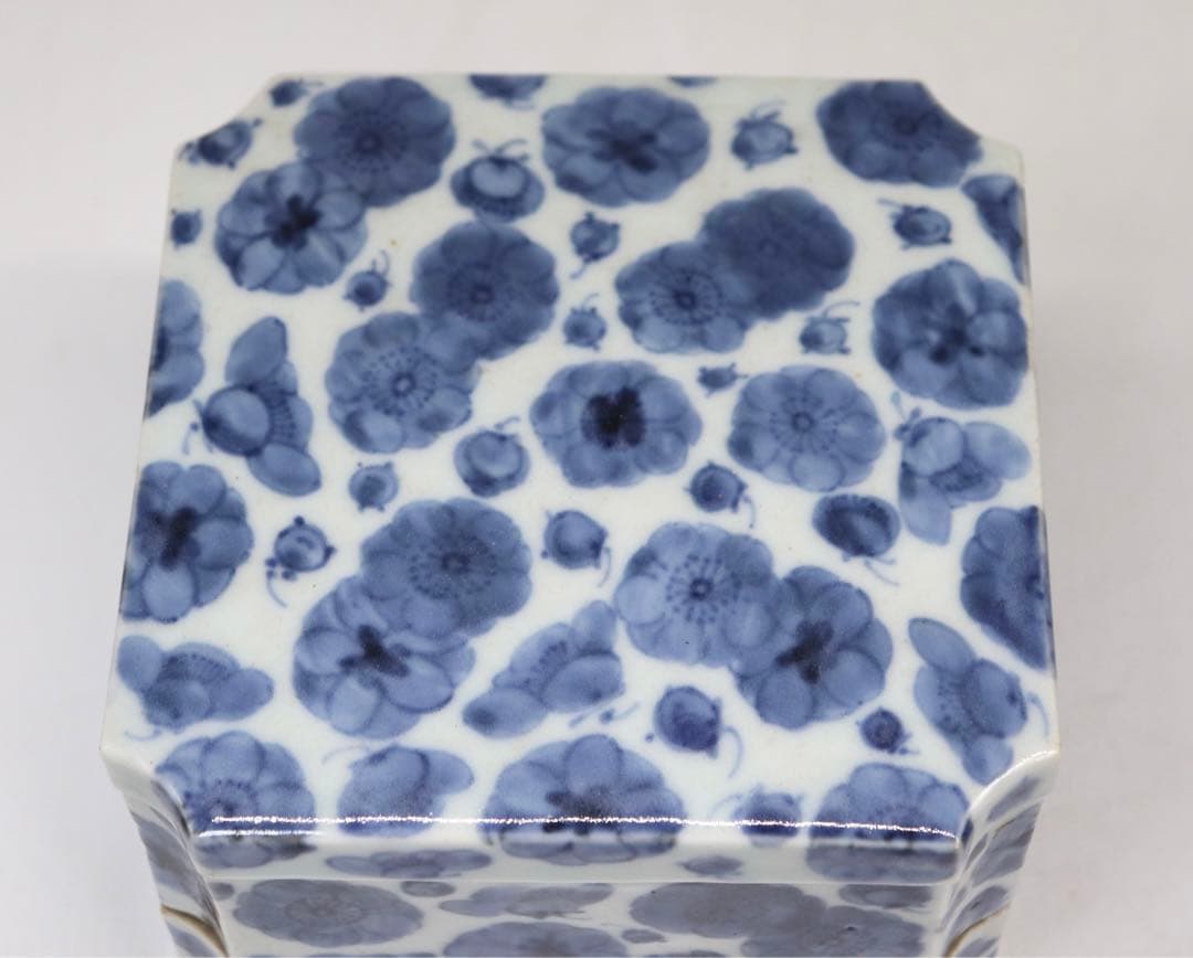 コレクション放出　中国清時代　青華　梅蜂紋重箱　共箱　送料込み0807