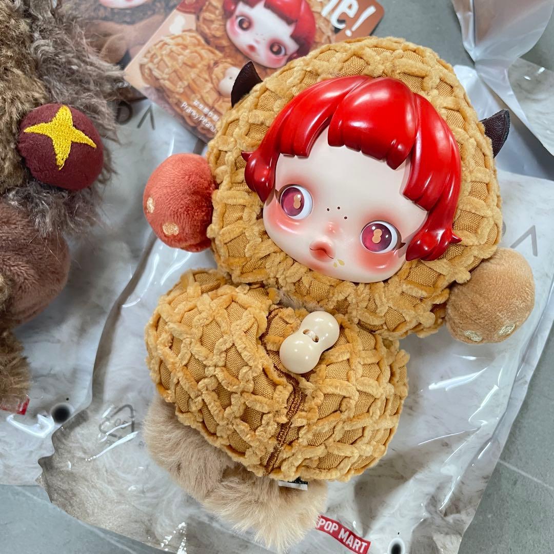 ぬいぐるみ FROM JAPANPrankyPeanut SneakyChestnut