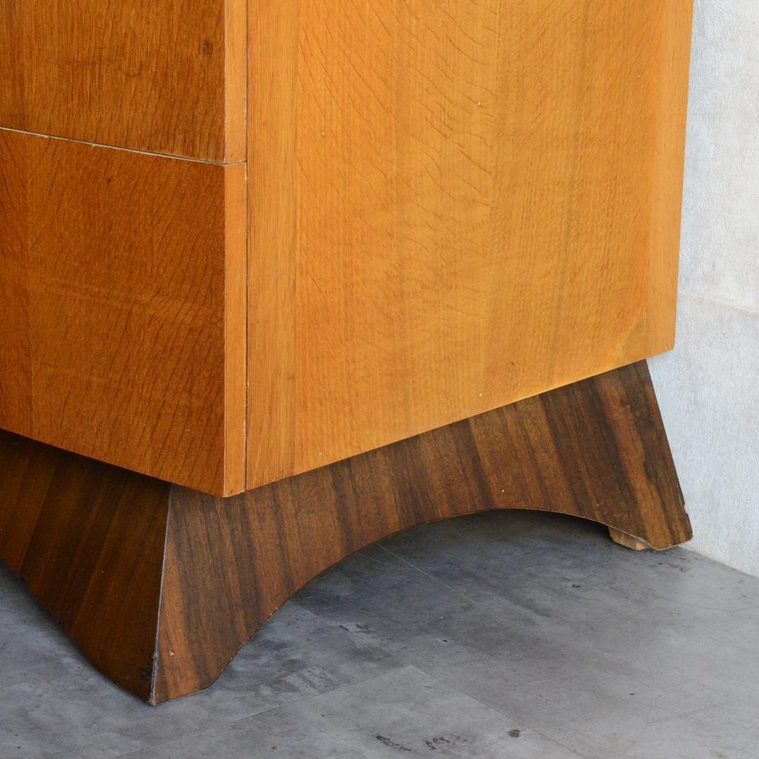 ねこ　イギリスヴィンテージ チェスト ショートサイドボード リビングボード