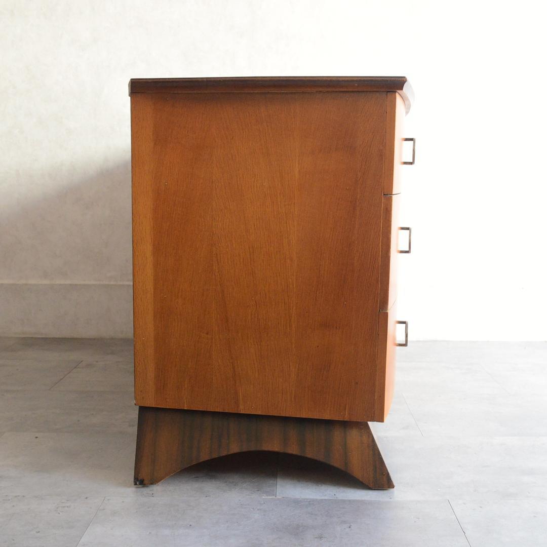 ねこ　イギリスヴィンテージ チェスト ショートサイドボード リビングボード